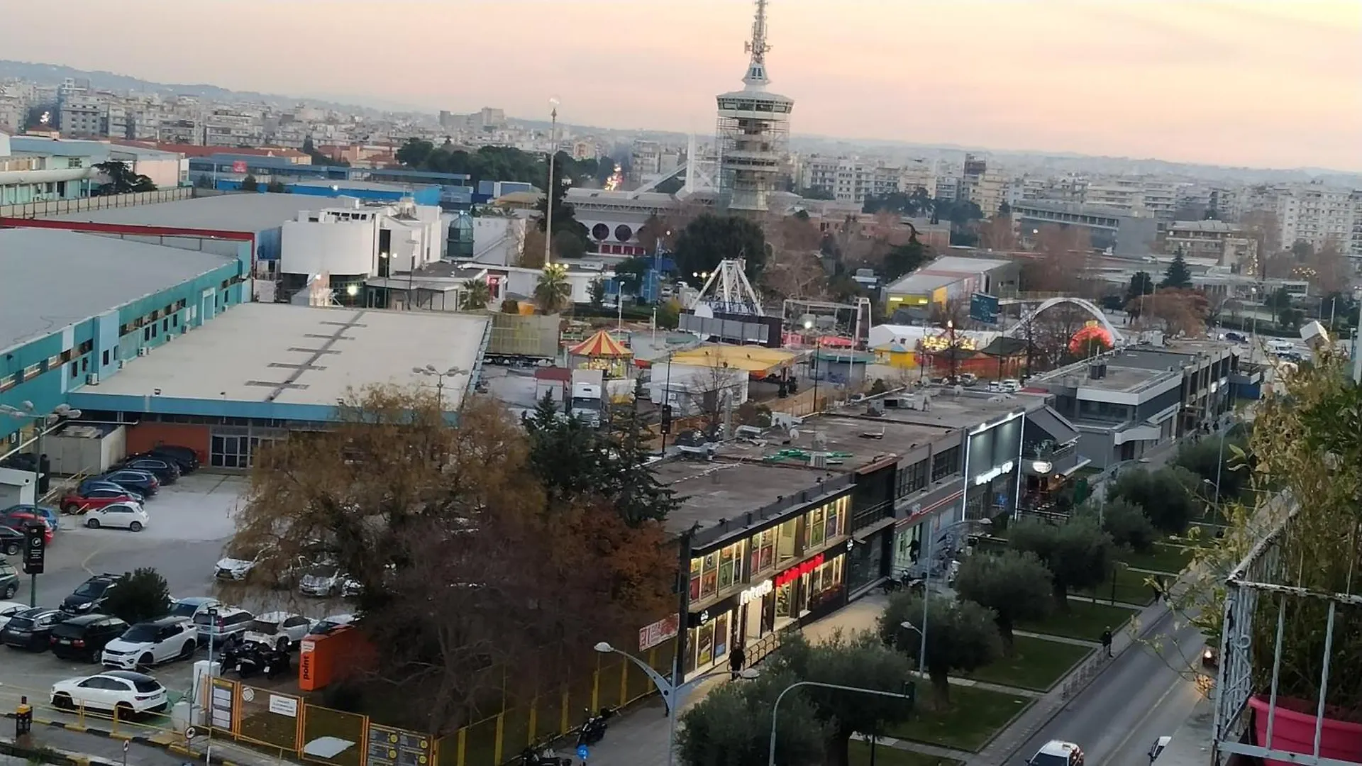 Atelier Poly - Two Bedroom Apartment For 5 Persons -50M To Metro Sintrivani Station- 6Th Floor Plain View - Center - Thessaloniki 0*,  Greece