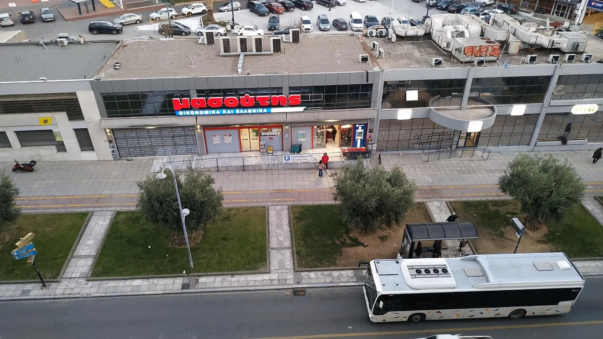 Atelier Poly - Two Bedroom Apartment For 5 Persons -50M To Metro Sintrivani Station- 6Th Floor Plain View - Center - Thessaloniki