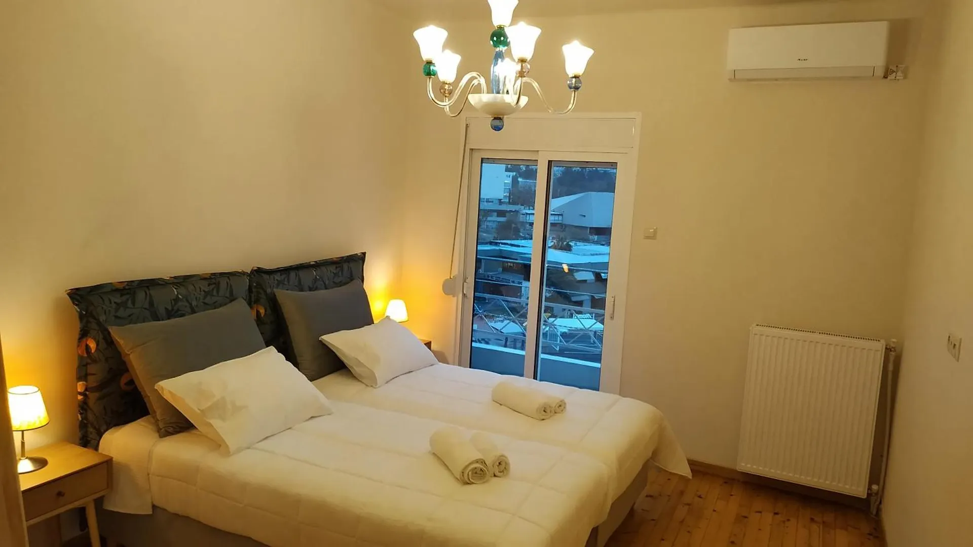 Atelier Poly - Two Bedroom Apartment For 5 Persons -50M To Metro Sintrivani Station- 6Th Floor Plain View - Center - Thessaloniki Greece