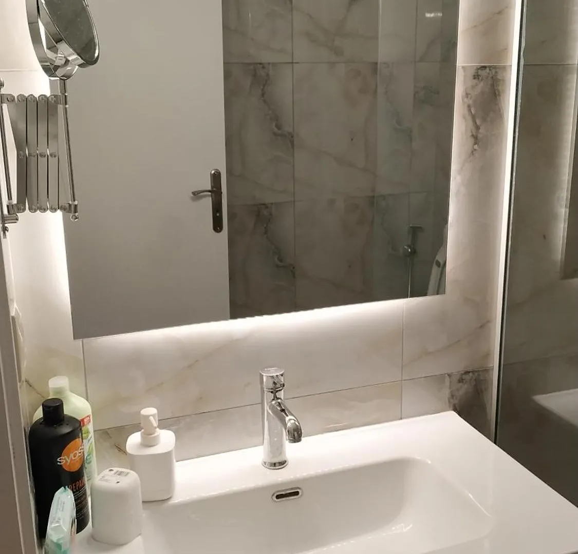 Atelier Poly - Two Bedroom Apartment For 5 Persons -50M To Metro Sintrivani Station- 6Th Floor Plain View - Center - Thessaloniki 0*,  Greece