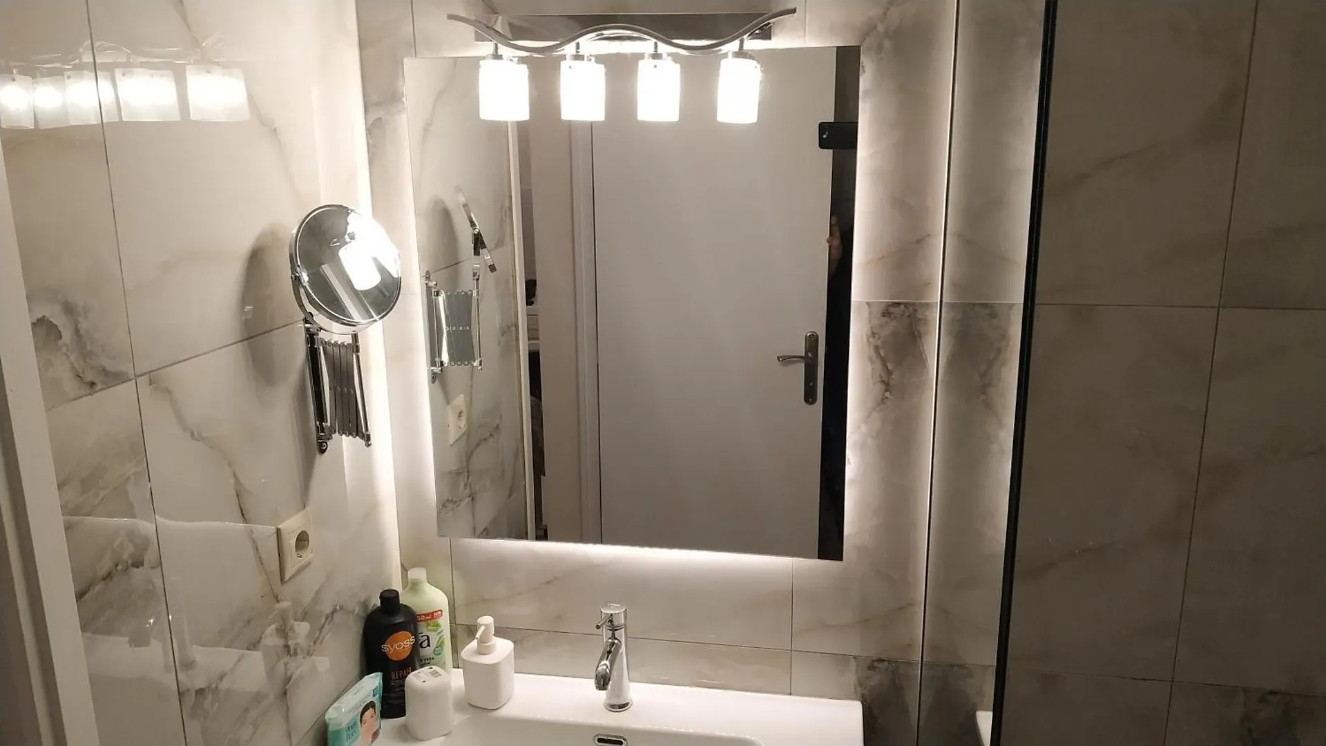 Atelier Poly - Two Bedroom Apartment For 5 Persons -50M To Metro Sintrivani Station- 6Th Floor Plain View - Center - Thessaloniki