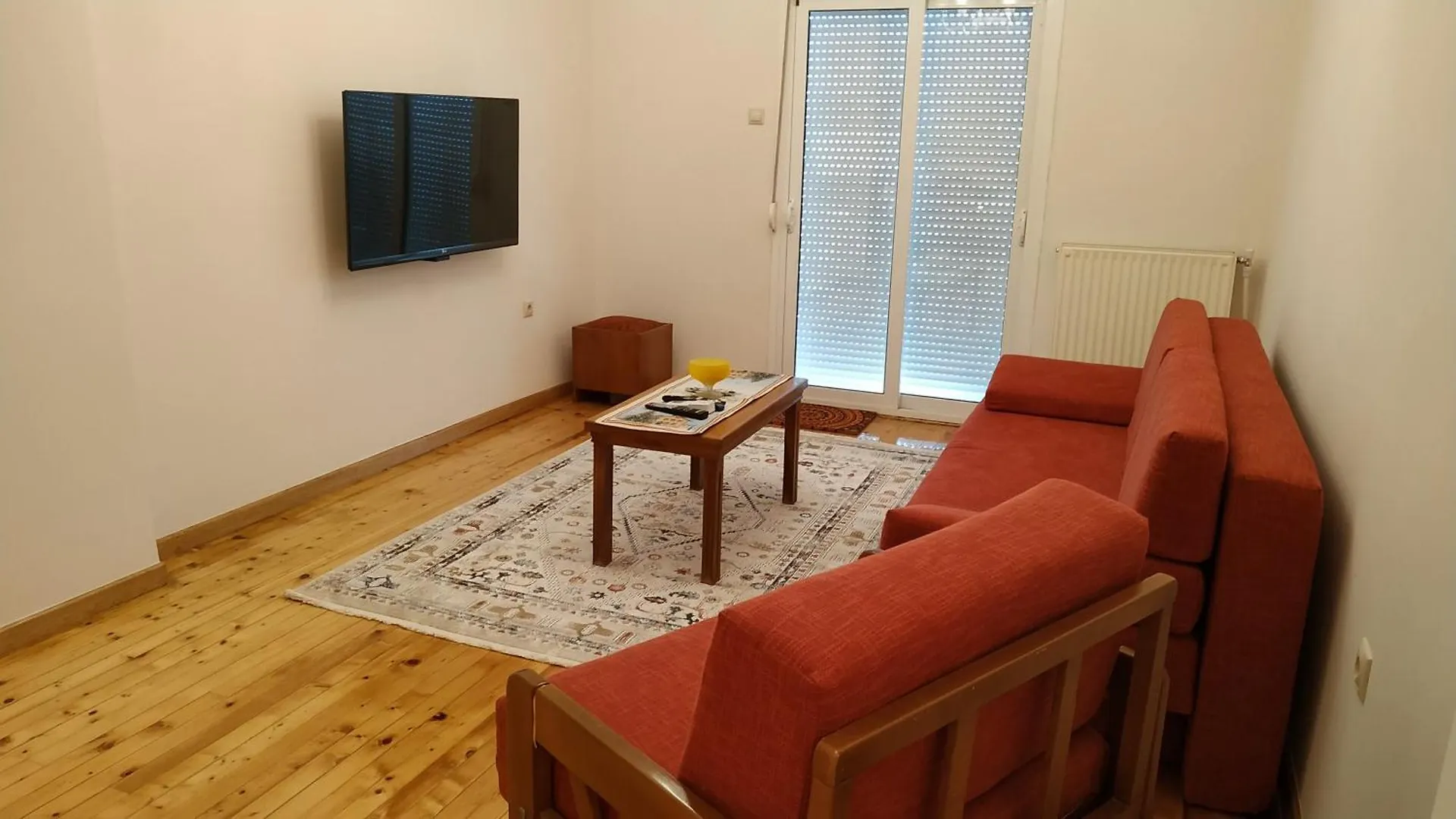 Atelier Poly - Two Bedroom Apartment For 5 Persons -50M To Metro Sintrivani Station- 6Th Floor Plain View - Center - Thessaloniki 0*,  Greece