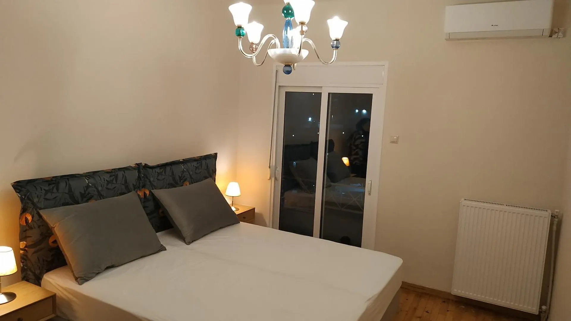 Atelier Poly - Two Bedroom Apartment For 5 Persons -50M To Metro Sintrivani Station- 6Th Floor Plain View - Center - Thessaloniki